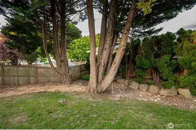302 Pine Street, Woodland, WA 98674 - Photo 28