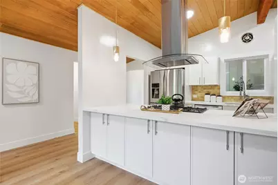 7801 NE 133rd Place, Kirkland, WA 98034 - Photo 10