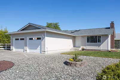 872 E Spruce Street, Sequim, WA 98382 - Photo 2
