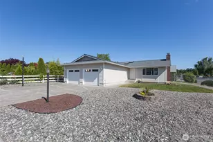 872 E Spruce St, Sequim, WA 98382 - Photo 1