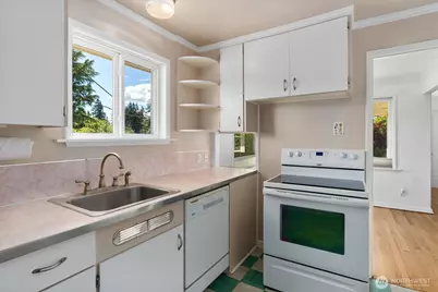 16604 11th Avenue SW, Burien, WA 98166 - Photo 14