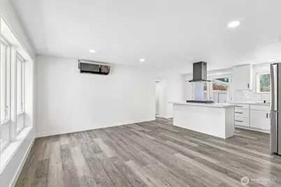 3425 NE 7th Place, Renton, WA 98056 - Photo 8