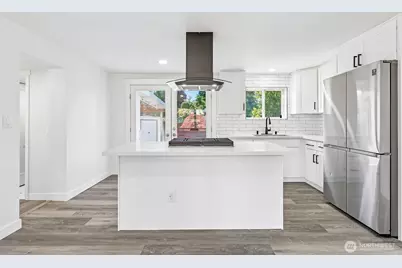 3425 NE 7th Place, Renton, WA 98056 - Photo 6