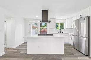 3425 NE 7th Pl, Renton, WA 98056 - Photo 6