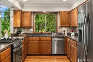 10336 NE 201st Pl, Bothell, WA 98011 - Photo 12