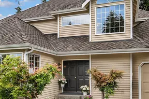 10336 NE 201st Pl, Bothell, WA 98011 - Photo 2