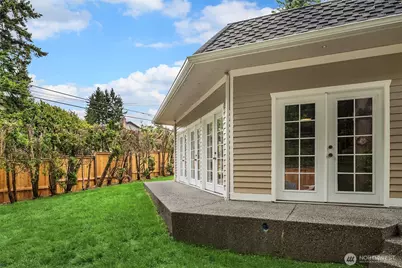 10336 NE 201st Place, Bothell, WA 98011 - Photo 38