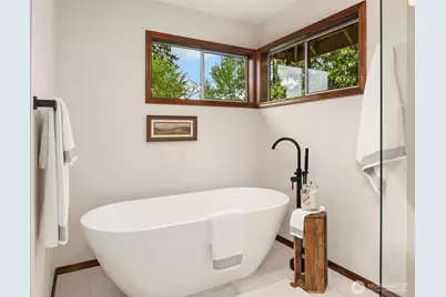 10336 NE 201st Place, Bothell, WA 98011 - Photo 24