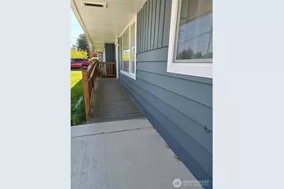 7826 Rainier Drive #A, Everett, WA 98203 - Photo 2