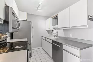 400 Melrose Ave E, Seattle, WA 98102 - Photo 14