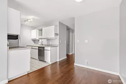 400 Melrose Avenue E #204, Seattle, WA 98102 - Photo 16