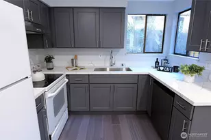 1555 Union Ave NE, Renton, WA 98059 - Photo 8