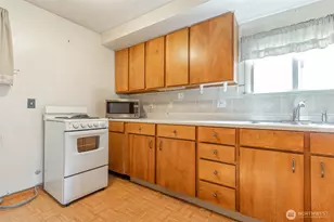 208 W 2nd Ave, Kittitas, WA 98934 - Photo 12