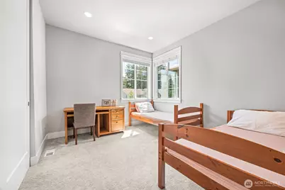 21888 SE 5th Place, Sammamish, WA 98074 - Photo 32
