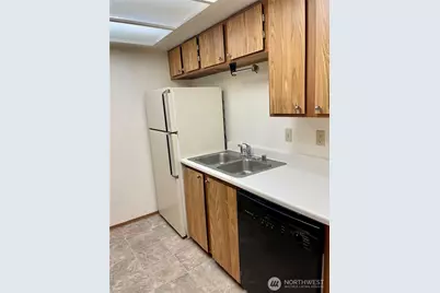 19857 25th Avenue NE #102, Shoreline, WA 98155 - Photo 6