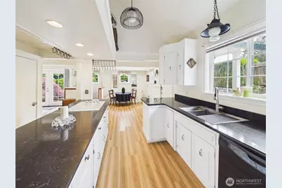 801 9th Avenue NW, Puyallup, WA 98371 - Photo 6