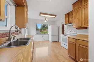 4624 N Pearl St, Tacoma, WA 98407 - Photo 8