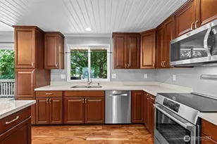 10429 34th Dr SE, Everett, WA 98208 - Photo 4