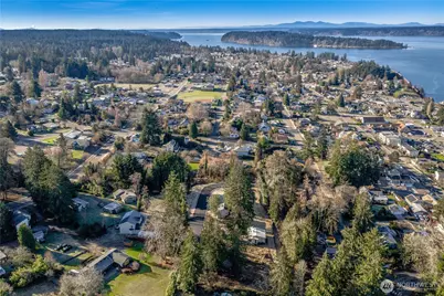 2009 Nisqually Street, Steilacoom, WA 98388 - Photo 2