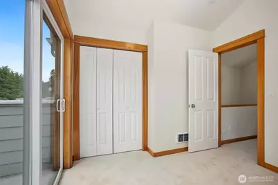 9243 35th Avenue SW #C, Seattle, WA 98126 - Photo 6