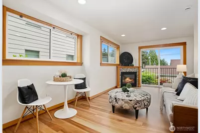 9243 35th Avenue SW #C, Seattle, WA 98126 - Photo 2