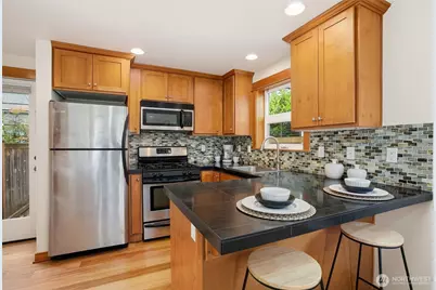 9243 35th Avenue SW #C, Seattle, WA 98126 - Photo 4