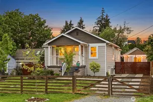 106 N 100th St, Seattle, WA 98133 - Photo 1