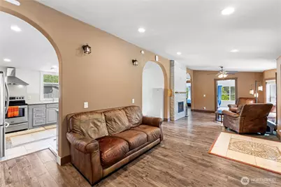 8324 Golden Valley Blvd, Maple Falls, WA 98266 - Photo 10