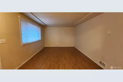 11901 Ainsworth Avenue S, Tacoma, WA 98444 - Photo 6