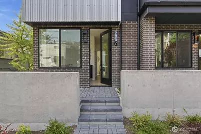 2007 Minor Avenue E, Seattle, WA 98102 - Photo 2