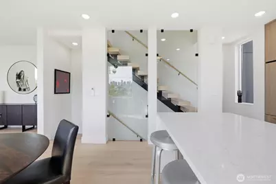2007 Minor Avenue E, Seattle, WA 98102 - Photo 12