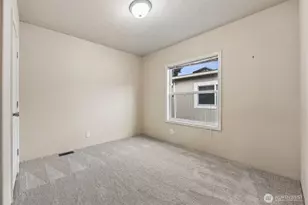 1720 Maple Ln, Kent, WA 98030 - Photo 12