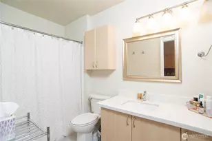 812 5th Ave N, Seattle, WA 98109 - Photo 10