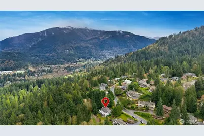 2420 Squak Mountain Loop SW, Issaquah, WA 98027 - Photo 2