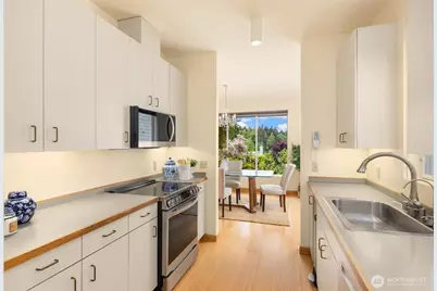 105 Lovell Avenue SW #15-11, Bainbridge Island, WA 98110 - Photo 8