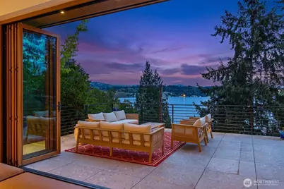 9818 SE 42nd Place, Mercer Island, WA 98040 - Photo 4