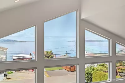 28630 Soundview Drive S, Des Moines, WA 98198 - Photo 18