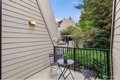 8851 166th Avenue NE #D302, Redmond, WA 98052 - Photo 10