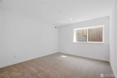 12109 NE 105th St, Kirkland, WA 98033 - Photo 32