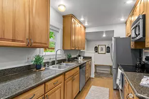 1516 NE 96th St, Seattle, WA 98115 - Photo 10