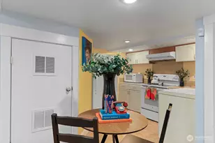 1516 NE 96th St, Seattle, WA 98115 - Photo 26