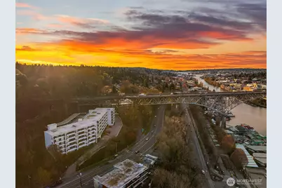2565 Dexter Avenue N #401, Seattle, WA 98109 - Photo 36