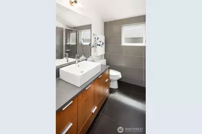 219 12th Avenue E #A, Seattle, WA 98102 - Photo 18