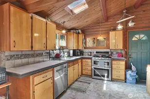 2070 Fairhaven Ave, Bellingham, WA 98229 - Photo 6