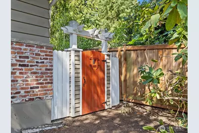 10610 NE 190th Street, Bothell, WA 98011 - Photo 6