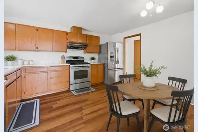 512 N 104th Street, Seattle, WA 98133 - Photo 12
