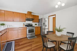 512 N 104th St, Seattle, WA 98133 - Photo 12