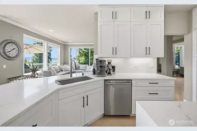 5015 Sound Avenue, Everett, WA 98203 - Photo 4