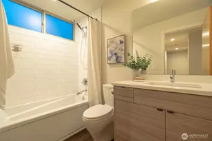 4413 Meridian Ave N, Seattle, WA 98103 - Photo 20