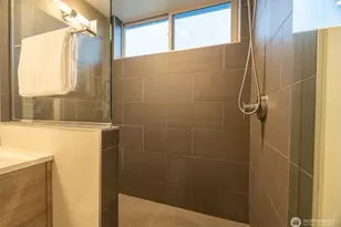 4413 Meridian Ave N, Seattle, WA 98103 - Photo 16